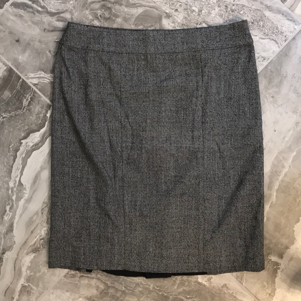Grey Skirt. White House black market